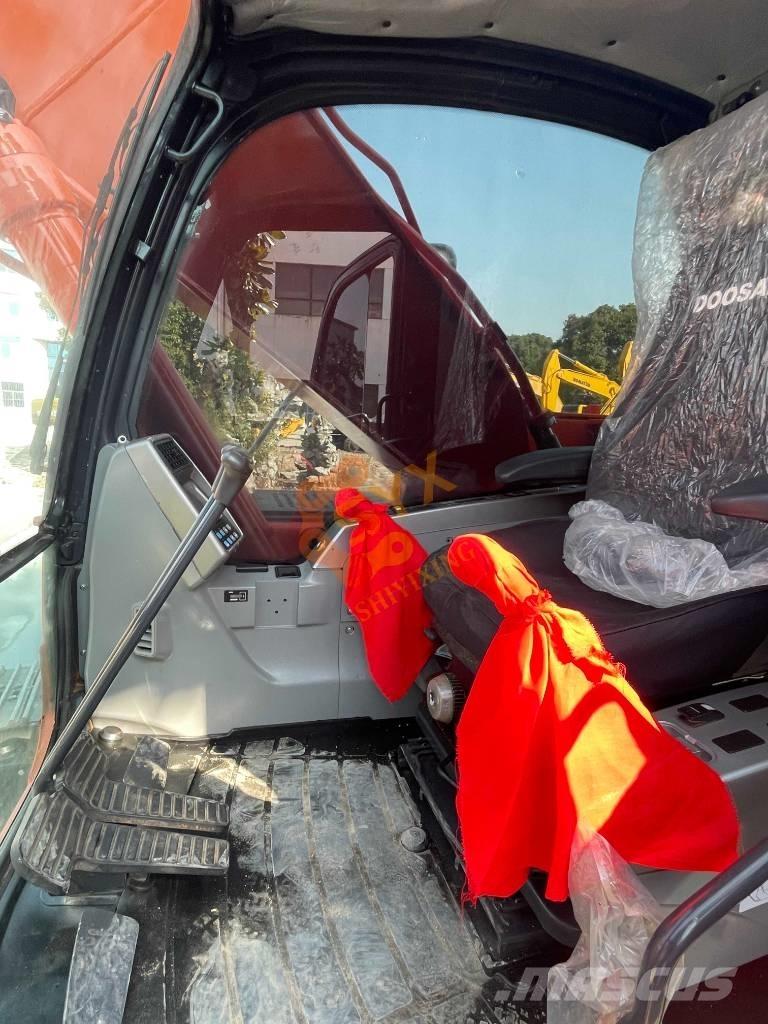 Doosan DX 225 LCA Crawler excavators