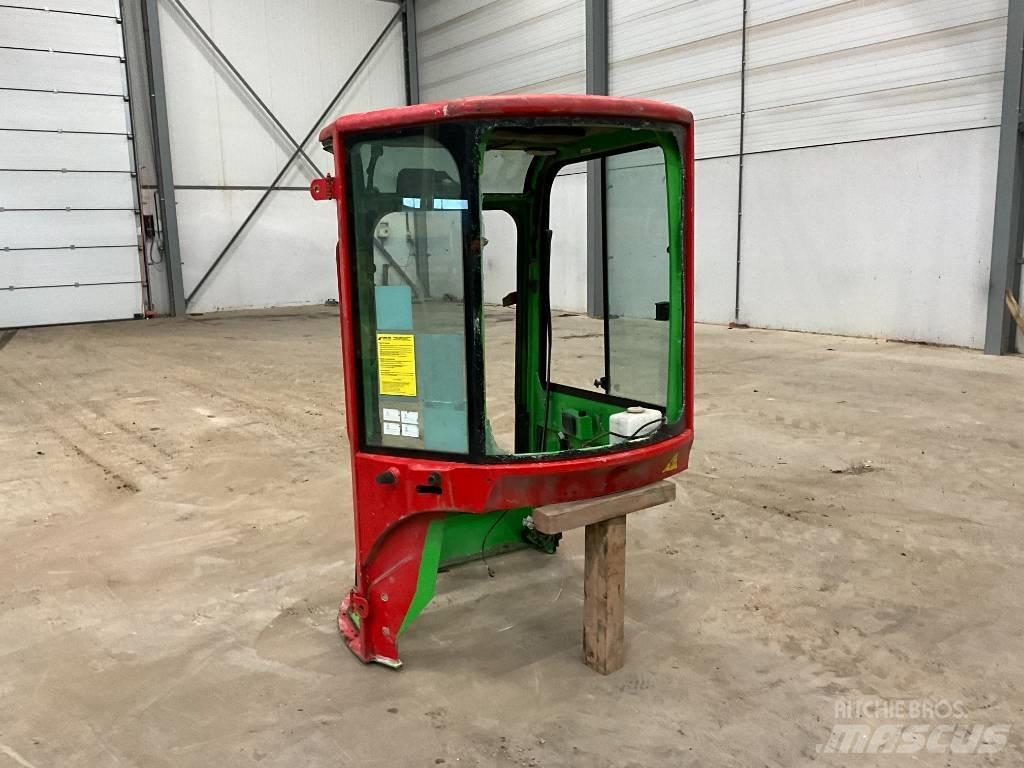 Yanmar Vio 20 / vio 25 Cabins and interior