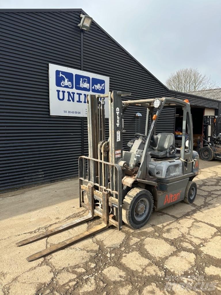 Nissan FD25 Diesel trucks