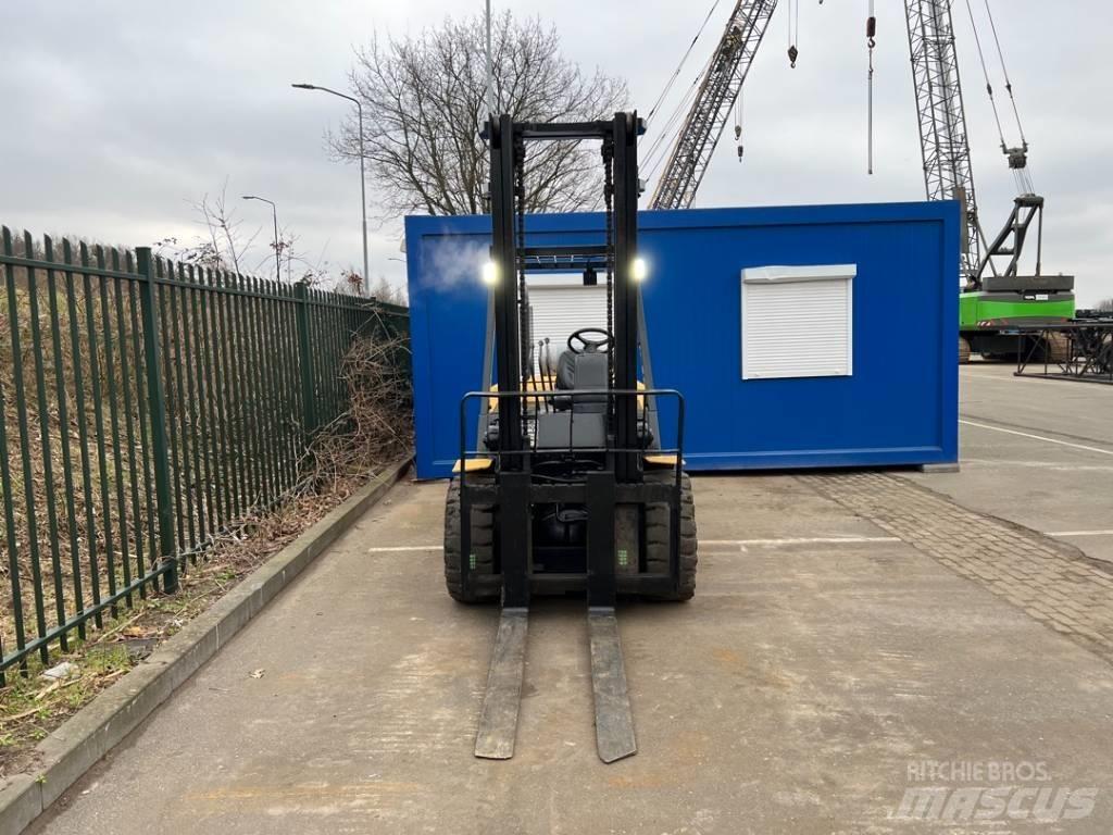 CAT GP 40 K L LPG trucks