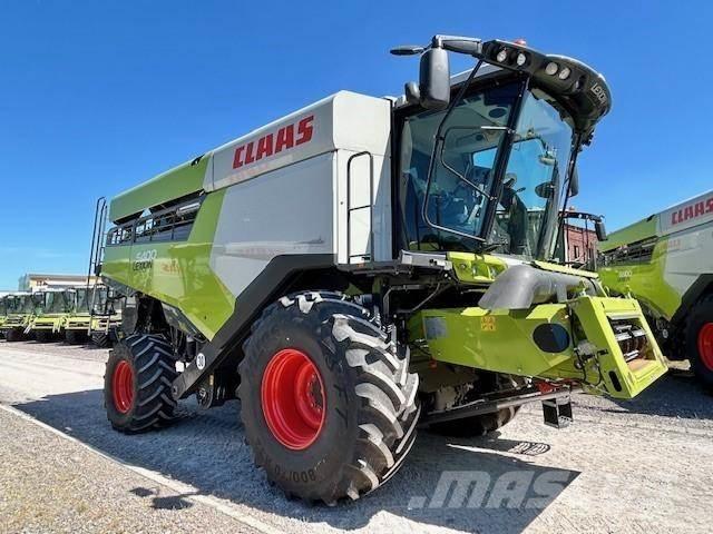 CLAAS LEXION 5400 Combine harvesters