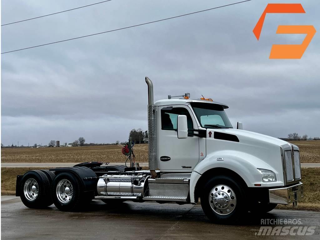 Kenworth T 880 Prime Movers