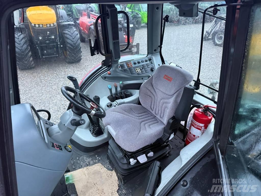 Valtra T 161 Tractors