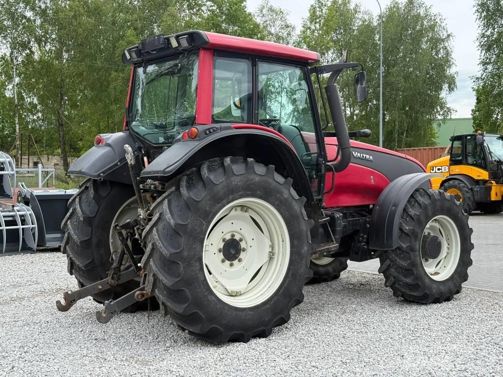 Valtra T 161 Tractors
