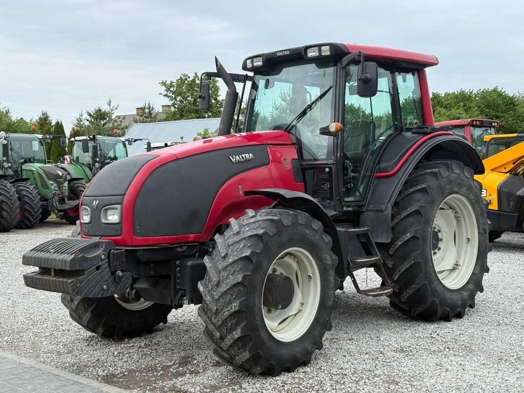 Valtra T 161 Tractors