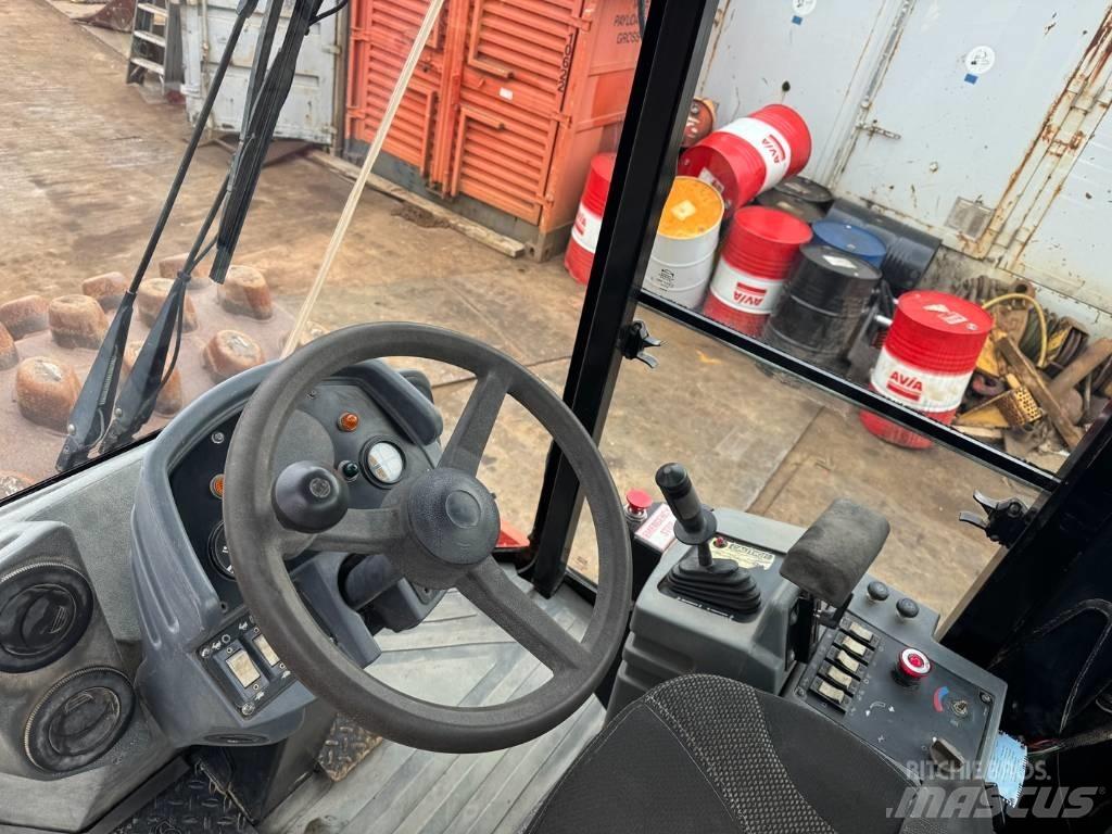 CAT CP 533 E Single drum rollers