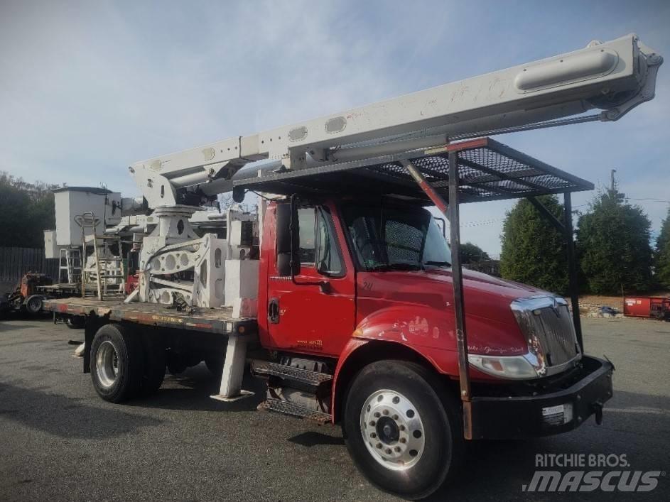 International 4300 Truck mounted platforms