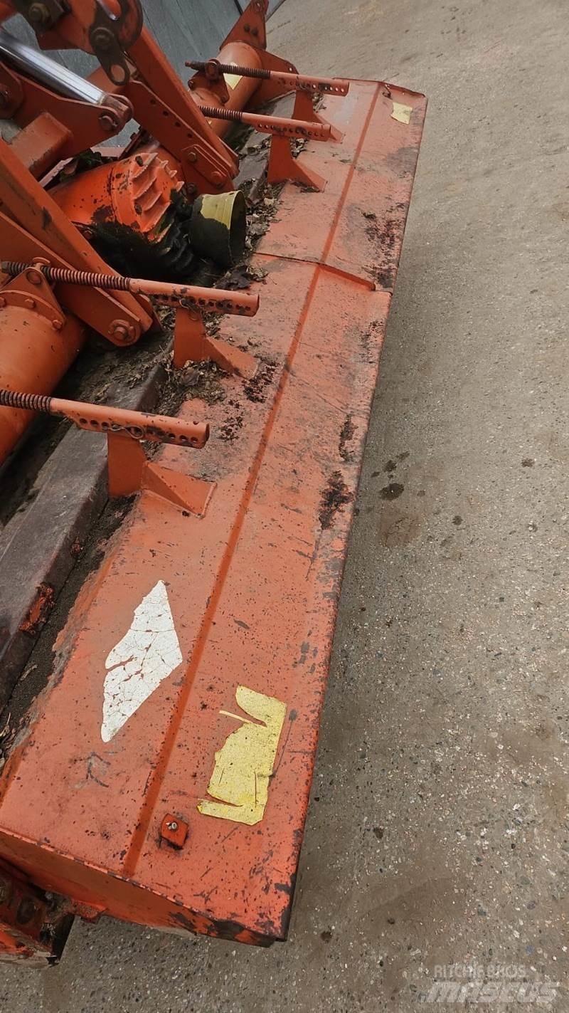 Kuhn EL140N 305 Soil preparation