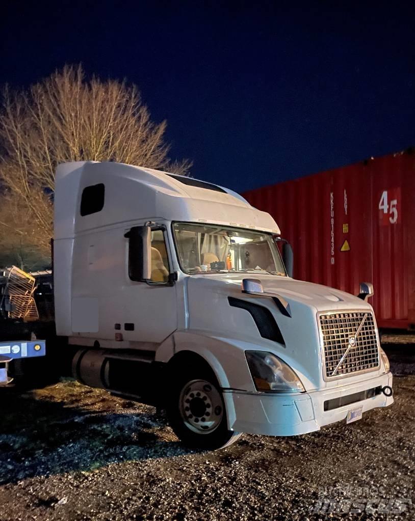 Volvo VNL 42 670 Prime Movers