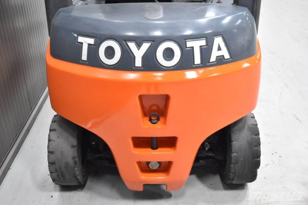 Toyota 8FBMT16 Electric forklift trucks