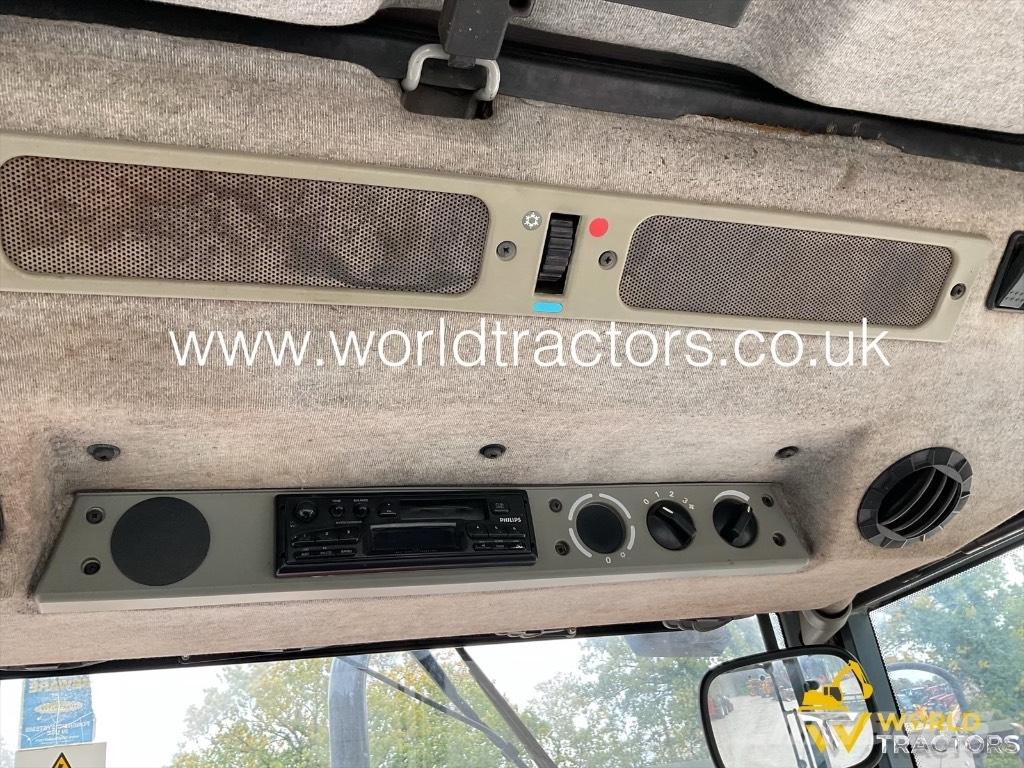 Massey Ferguson 4235 Tractors