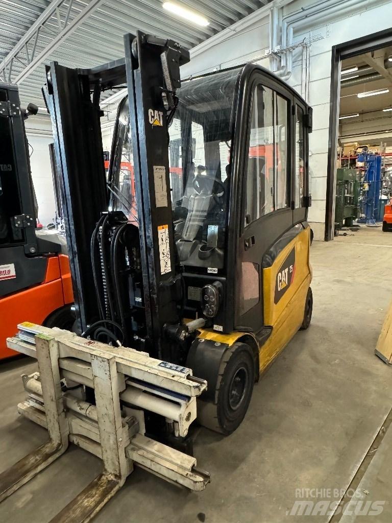 CAT EP25N Electric forklift trucks