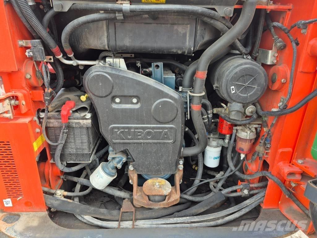 Kubota SSV 65 Skid steer loaders