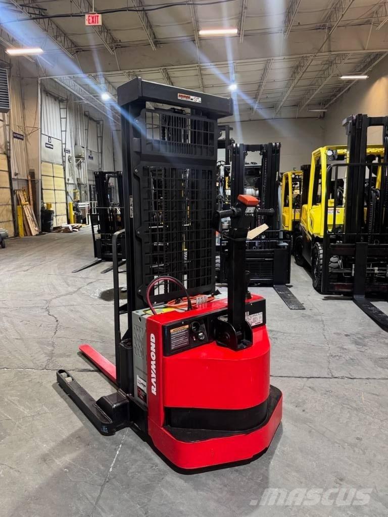 Raymond RSS40 Self propelled stackers