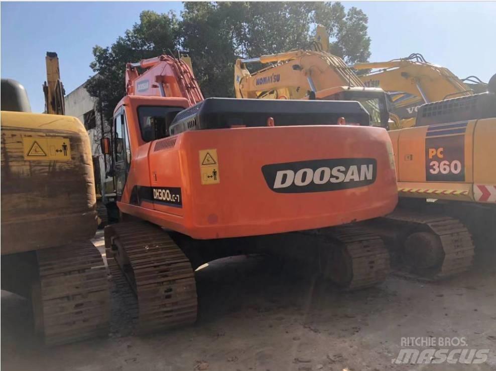 Doosan 225 LC Crawler excavators