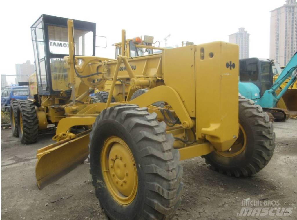 Komatsu GD 623 Graders