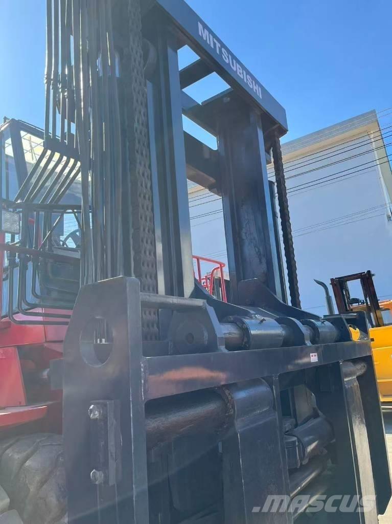 Mitsubishi FD 30 T Diesel trucks