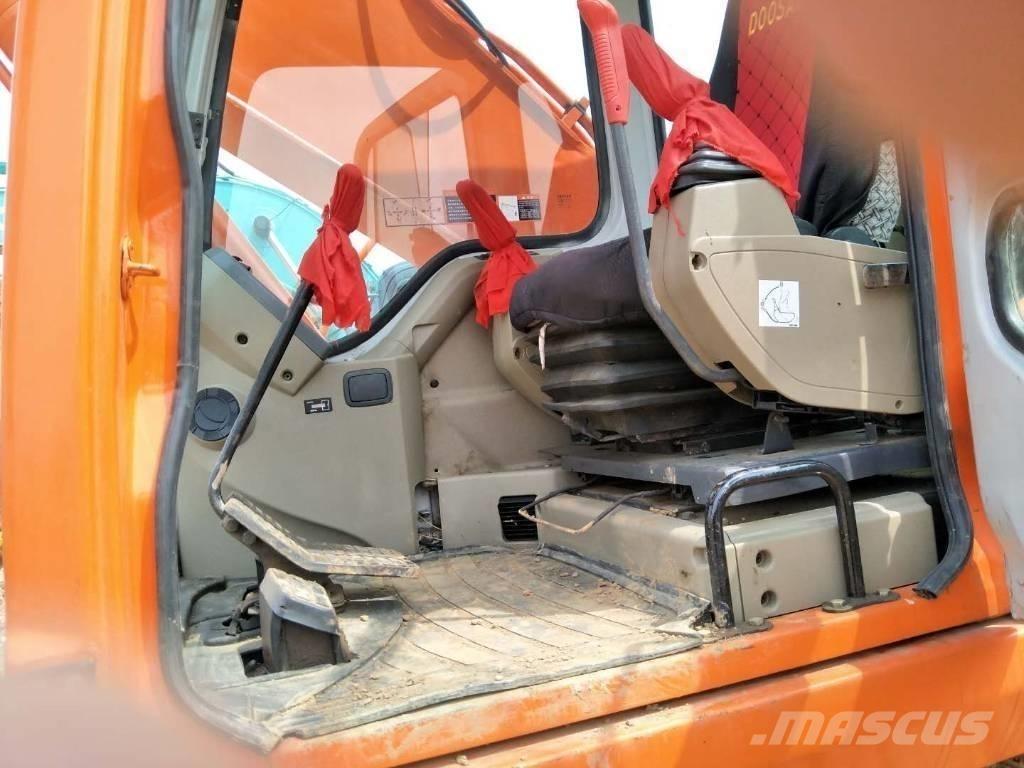 Doosan DX 225 LC Crawler excavators