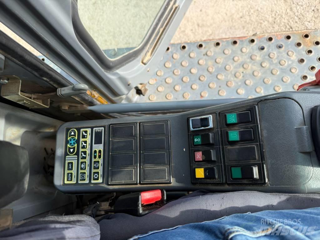 Volvo EC 360 B LC Crawler excavators