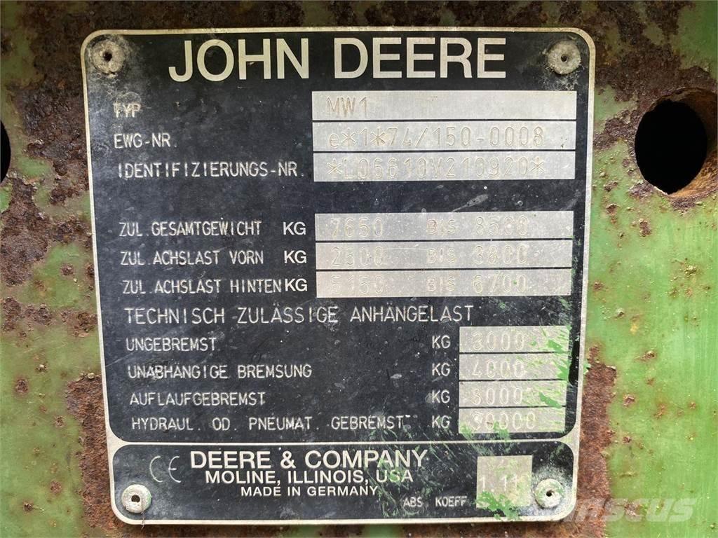 John Deere 6610 Tractors