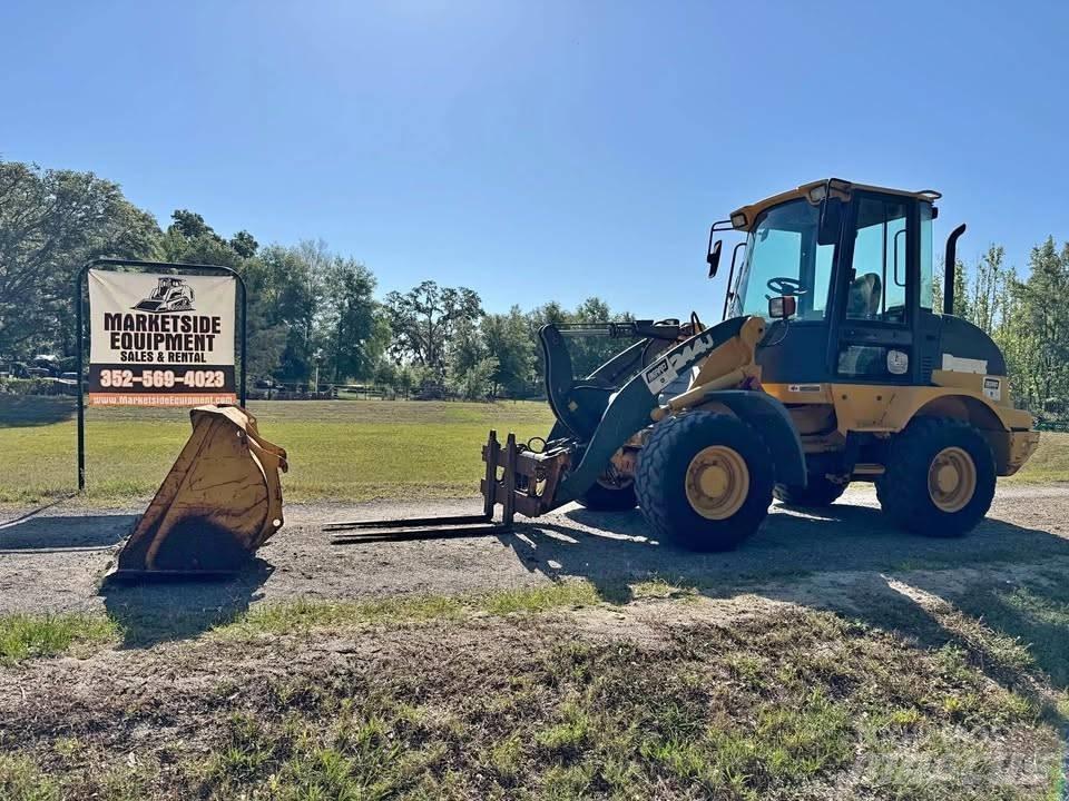 John Deere 244 J Wheel loaders