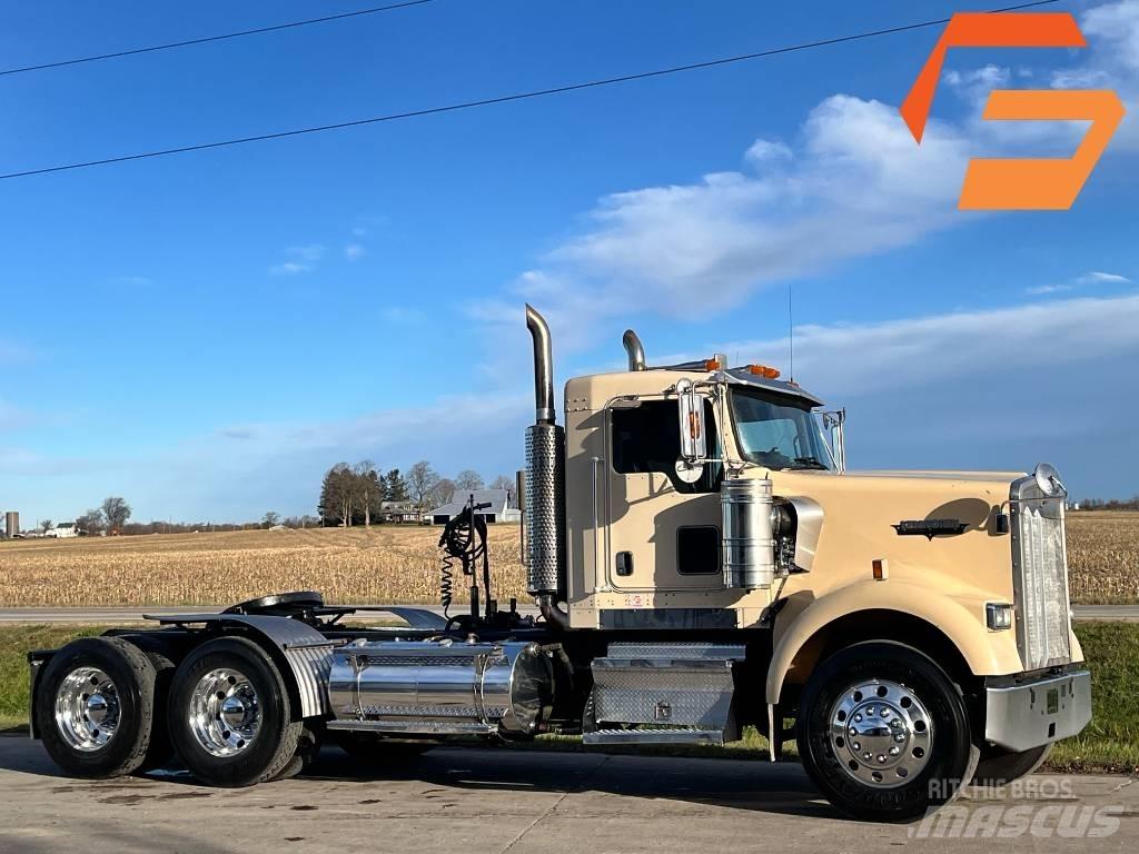 Kenworth W 900 Prime Movers