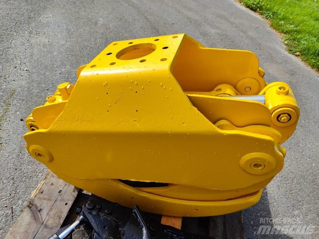 Komatsu G 28 Grapples