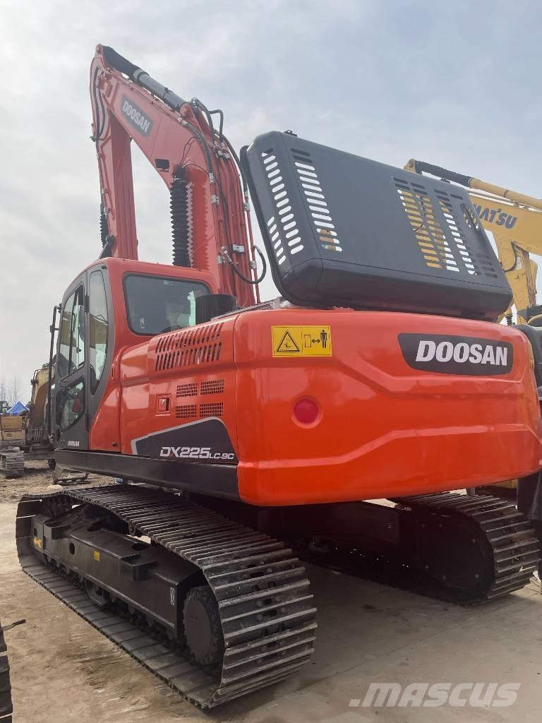 Doosan DX 225 Crawler excavators