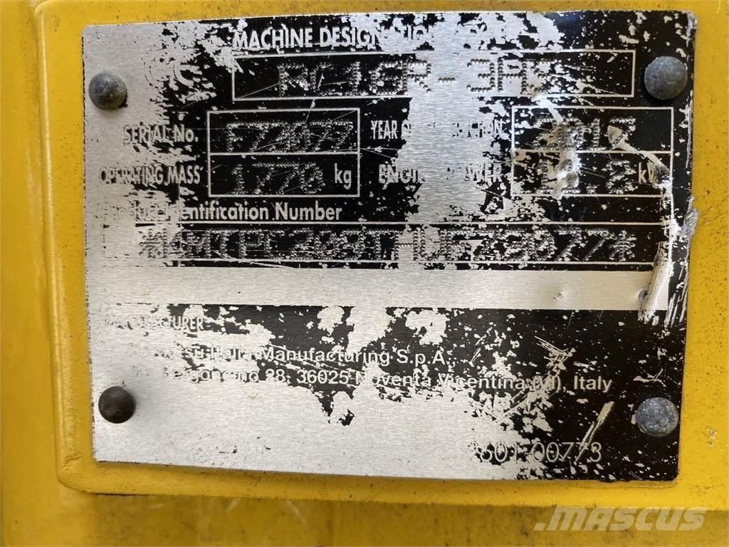 Komatsu PC16R-3HS Wheeled excavators