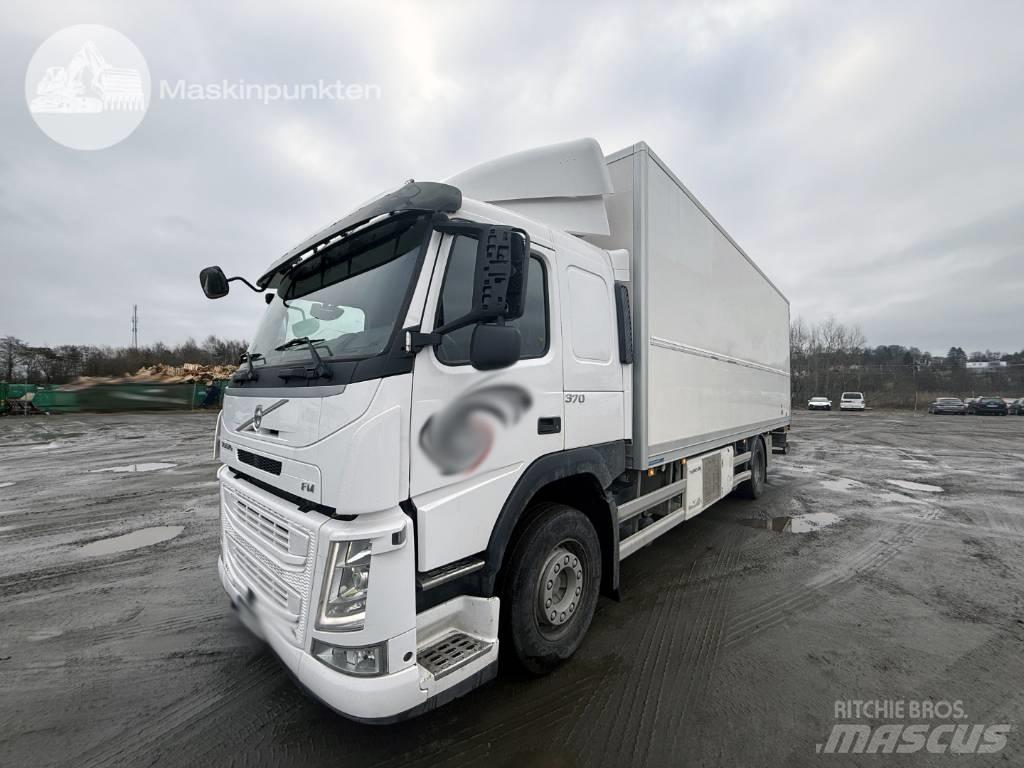 Volvo FM 370 Temperature controlled trucks