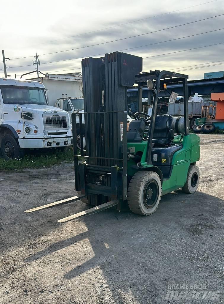 Mitsubishi FG30N Other