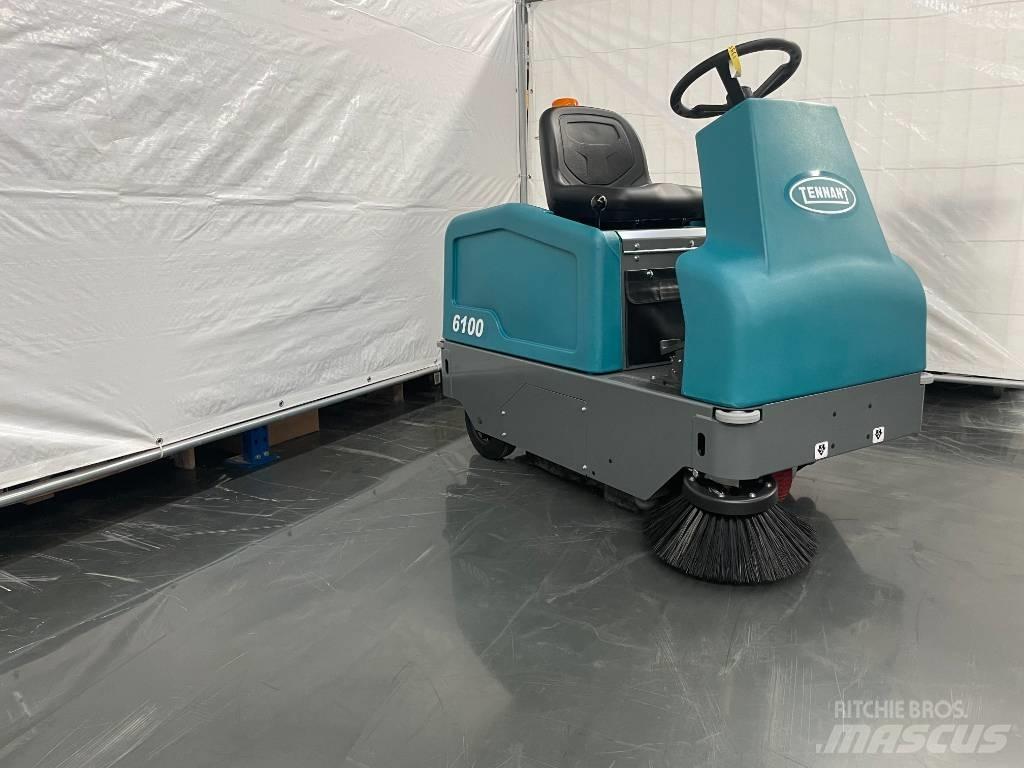 Tennant 6100 Sweepers