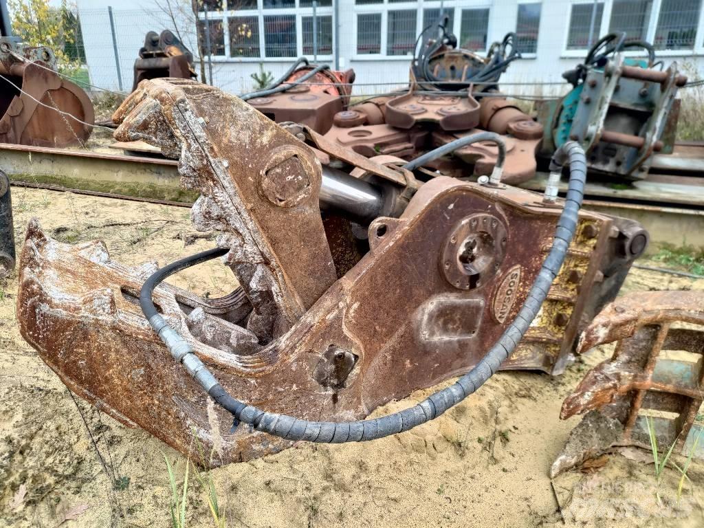 Soosan 300 Crushers