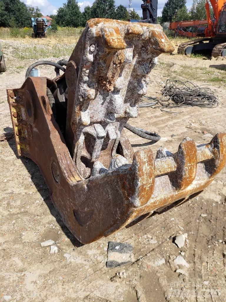 Soosan 300 Crushers