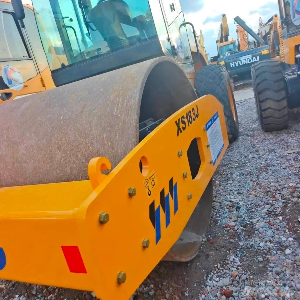 XCMG XS 183 J Single drum rollers