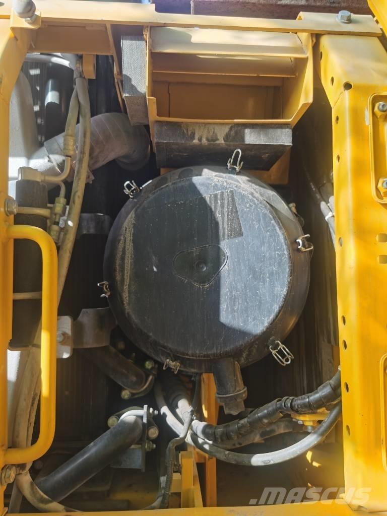 Komatsu PC 460LC-8 Crawler excavators