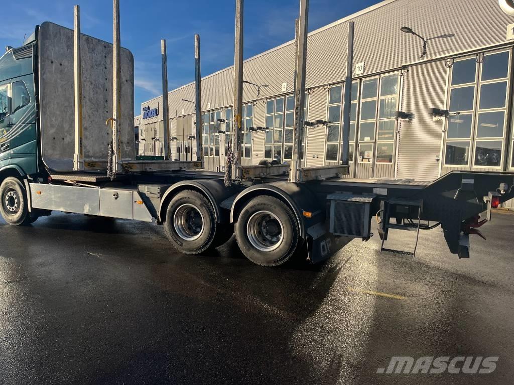 Volvo FH 16 Timber trucks