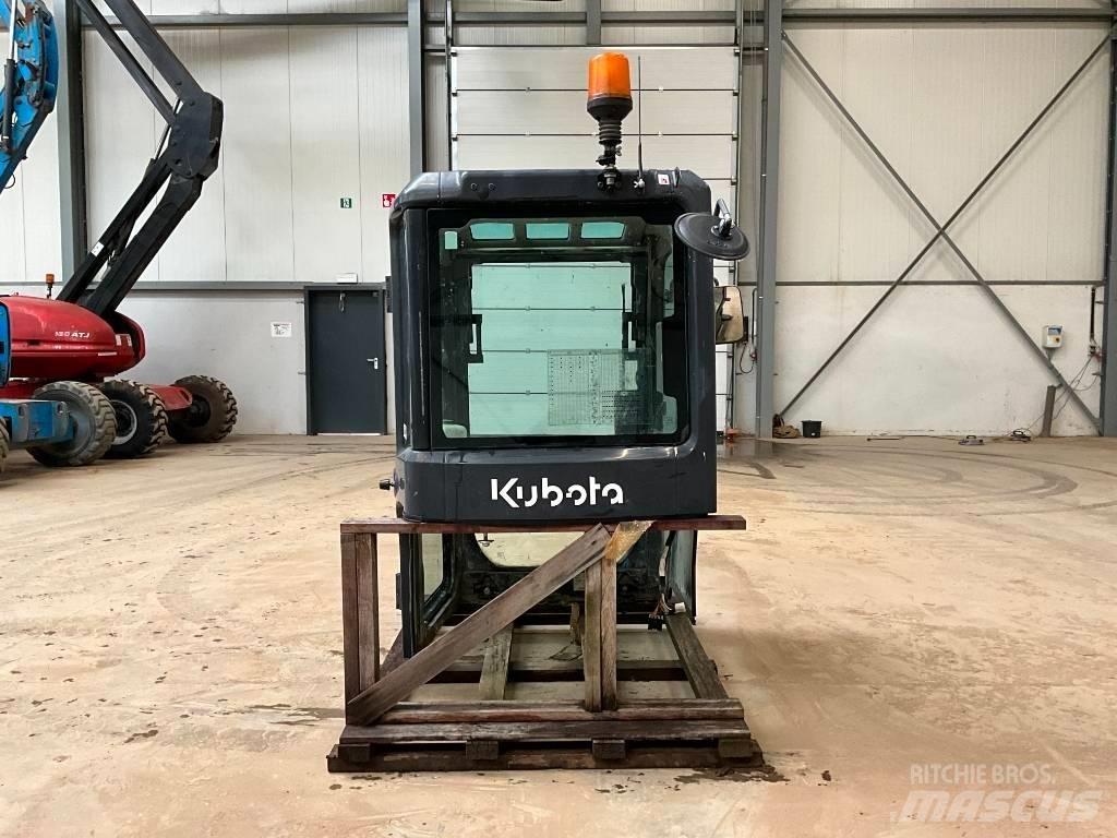 Kubota U 48-4 / U 55-4 Cabins and interior