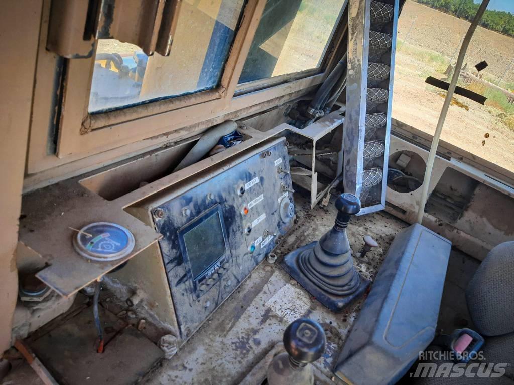 Komatsu D 375-1 Crawler dozers
