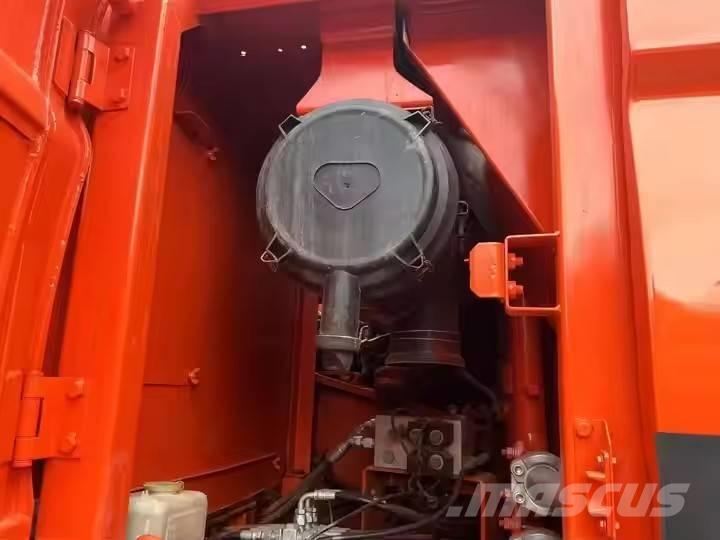 Doosan DX 225 LC Crawler excavators