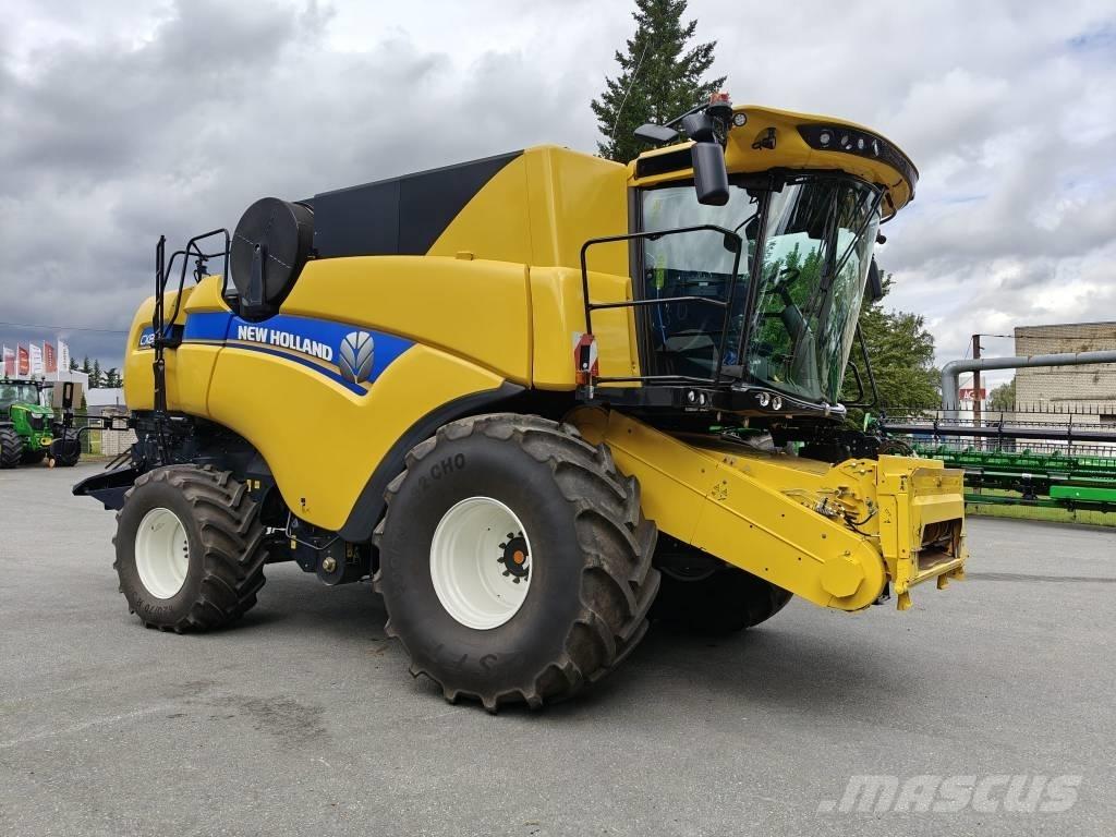 New Holland CX 8.90 Combine harvesters