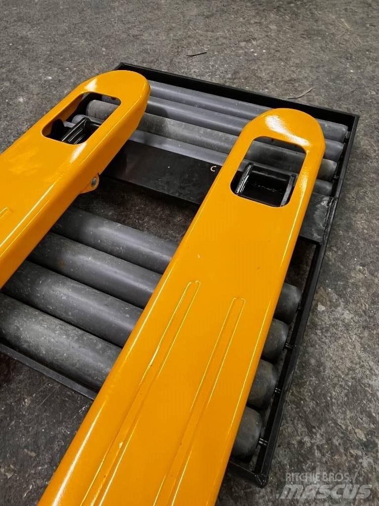  ROČNI VILIČAR Rough terrain truck
