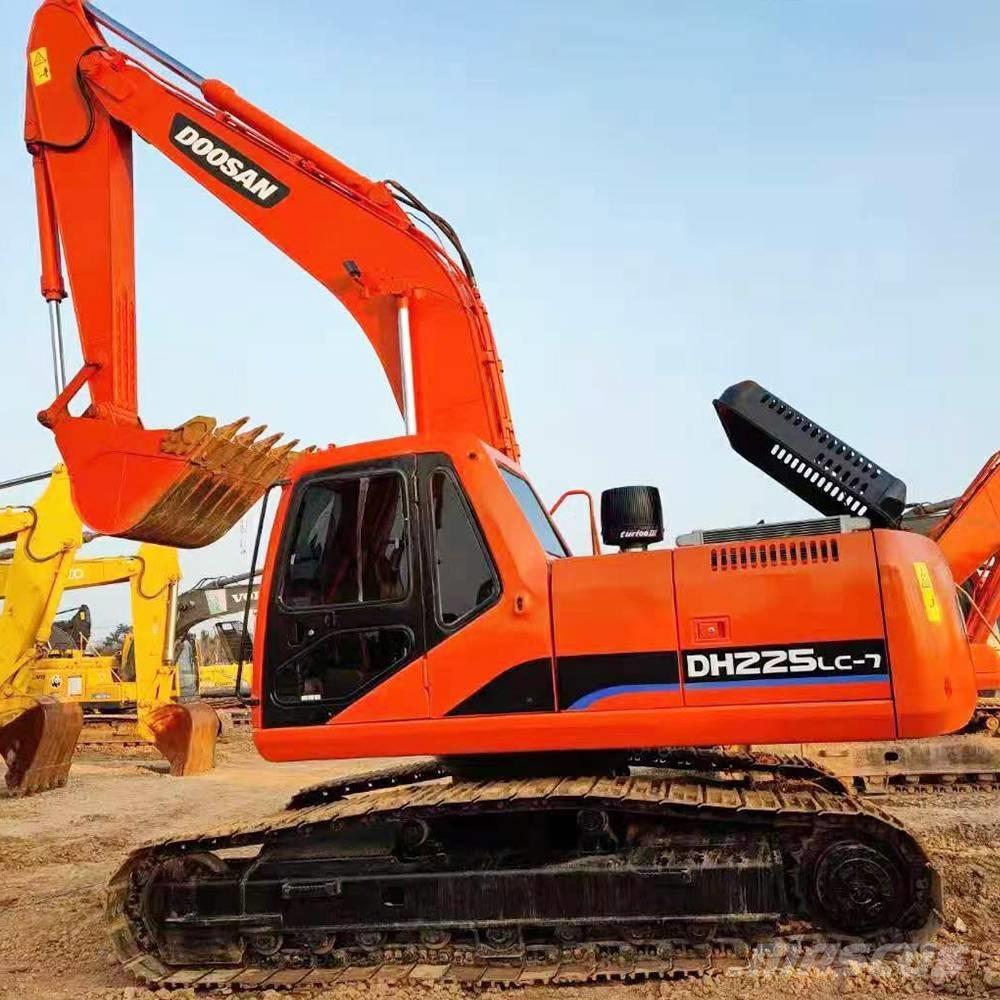 Doosan 225 Crawler excavators