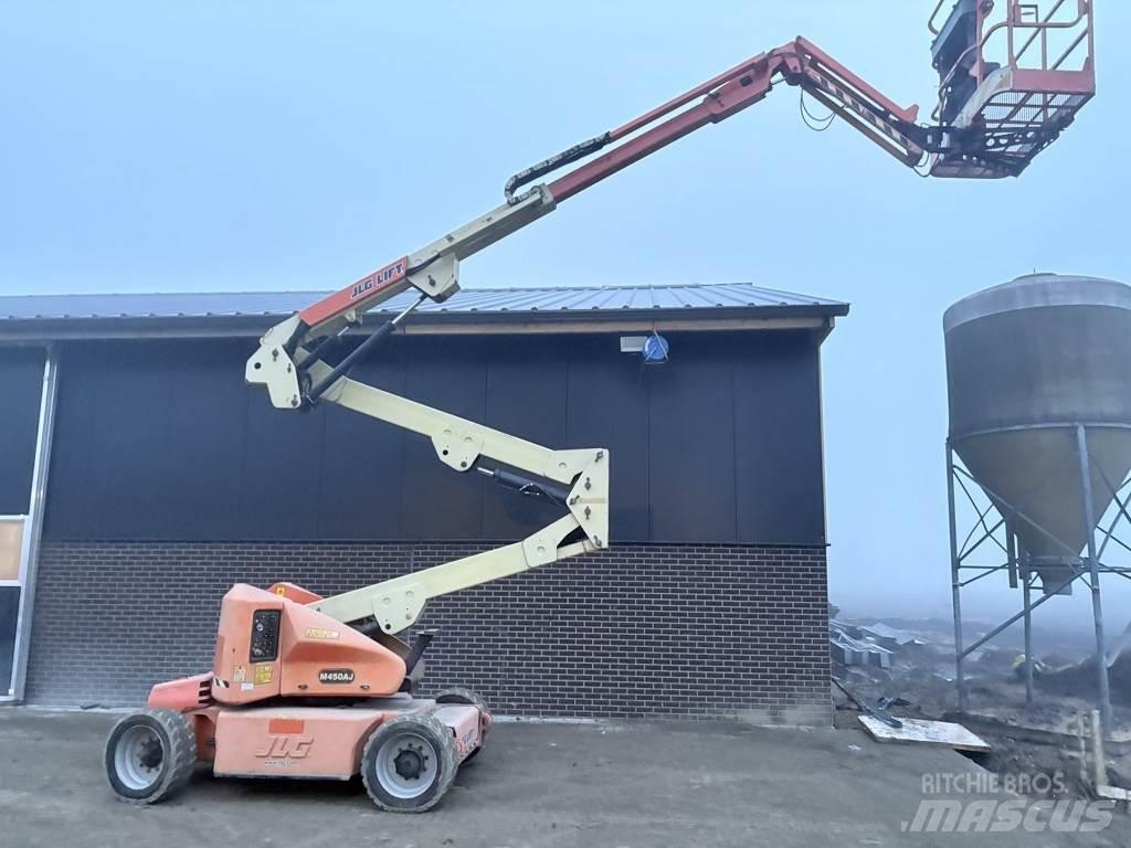 JLG 450aj Articulated boom lifts