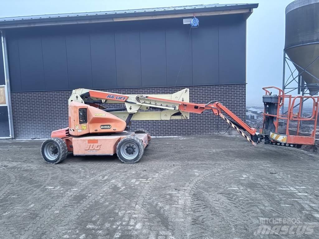 JLG 450aj Articulated boom lifts