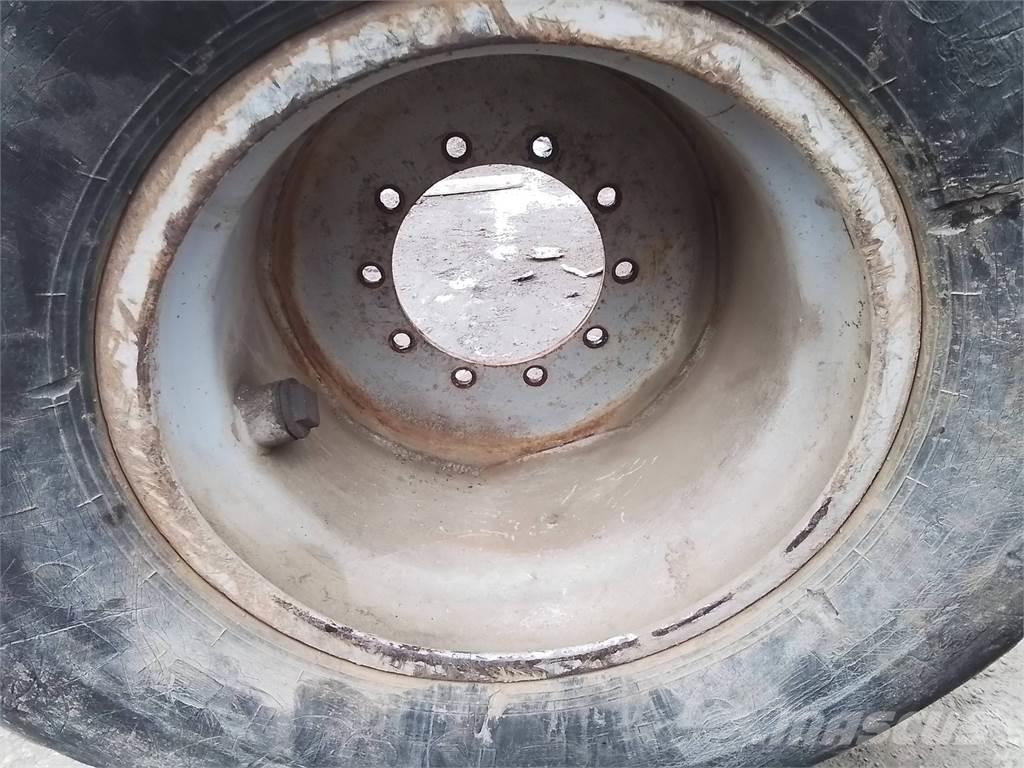 Valmet 890 20x26,5 Tyres, wheels and rims