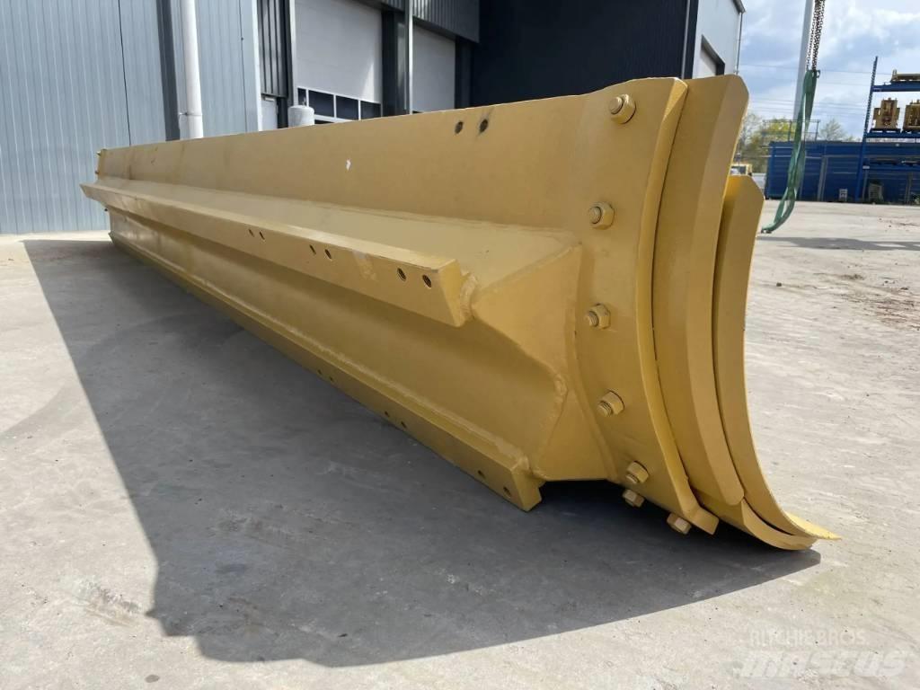 CAT 140G Moldboard Blades