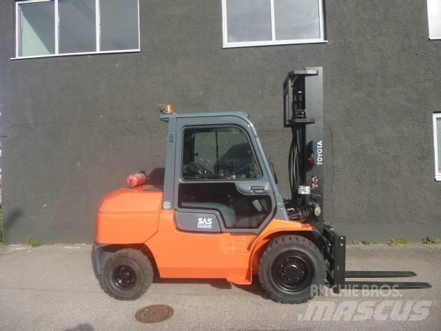 Toyota 7 FD A 50 Diesel trucks