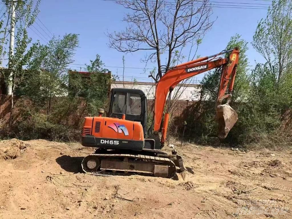 Doosan DH65 Crawler excavators