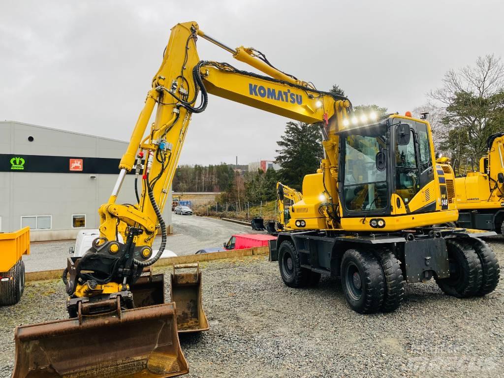 Komatsu PW148-11 Wheeled excavators